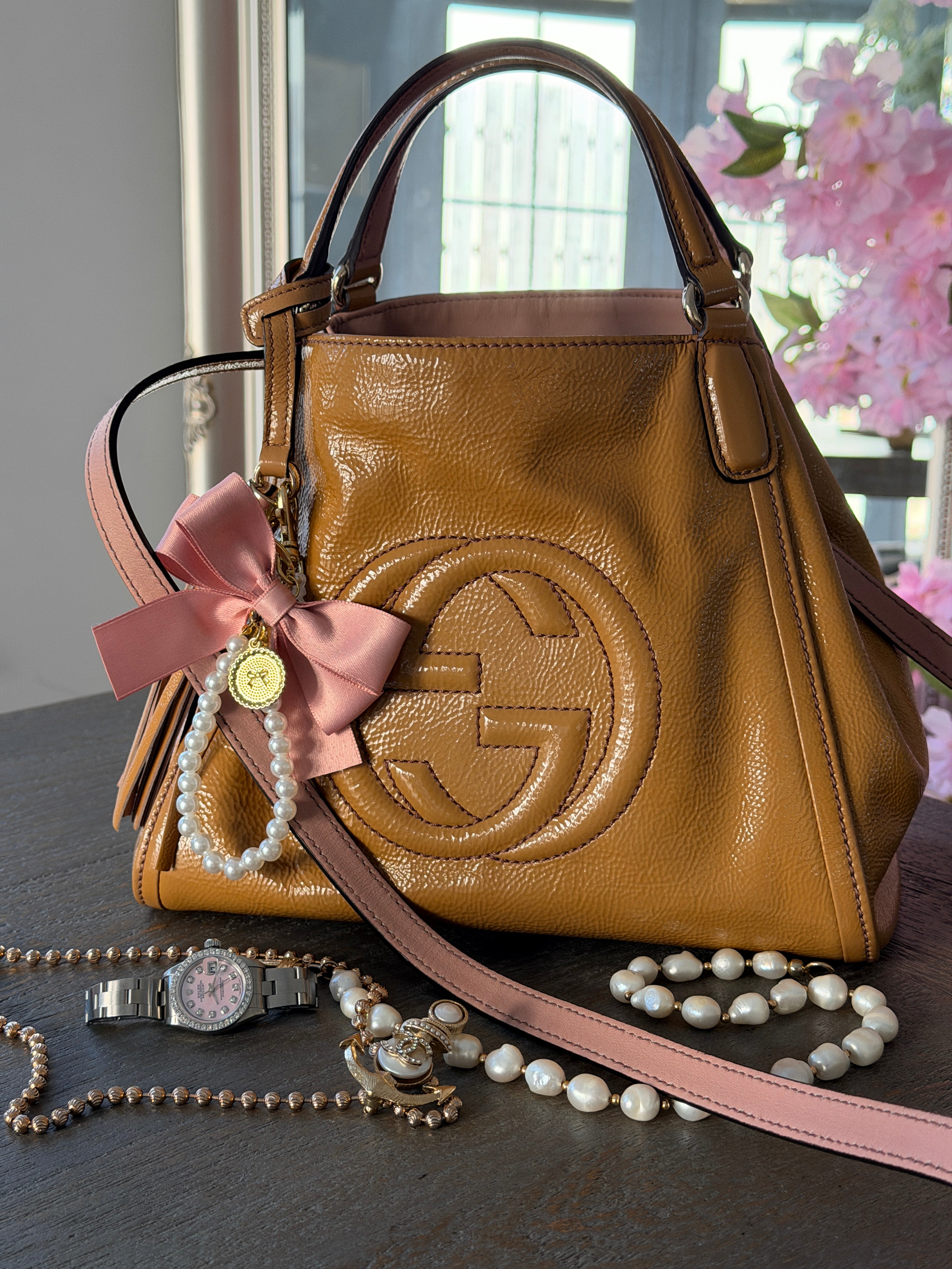 GUCCI GG Soho Tote Tan Cellarius Patent Leather Gold Hardware