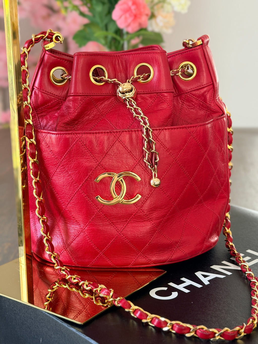 Chanel Vintage Bucket Bag • Lambskin • 24K Gold-Plated Hardware (1986–1988) • Lambskin