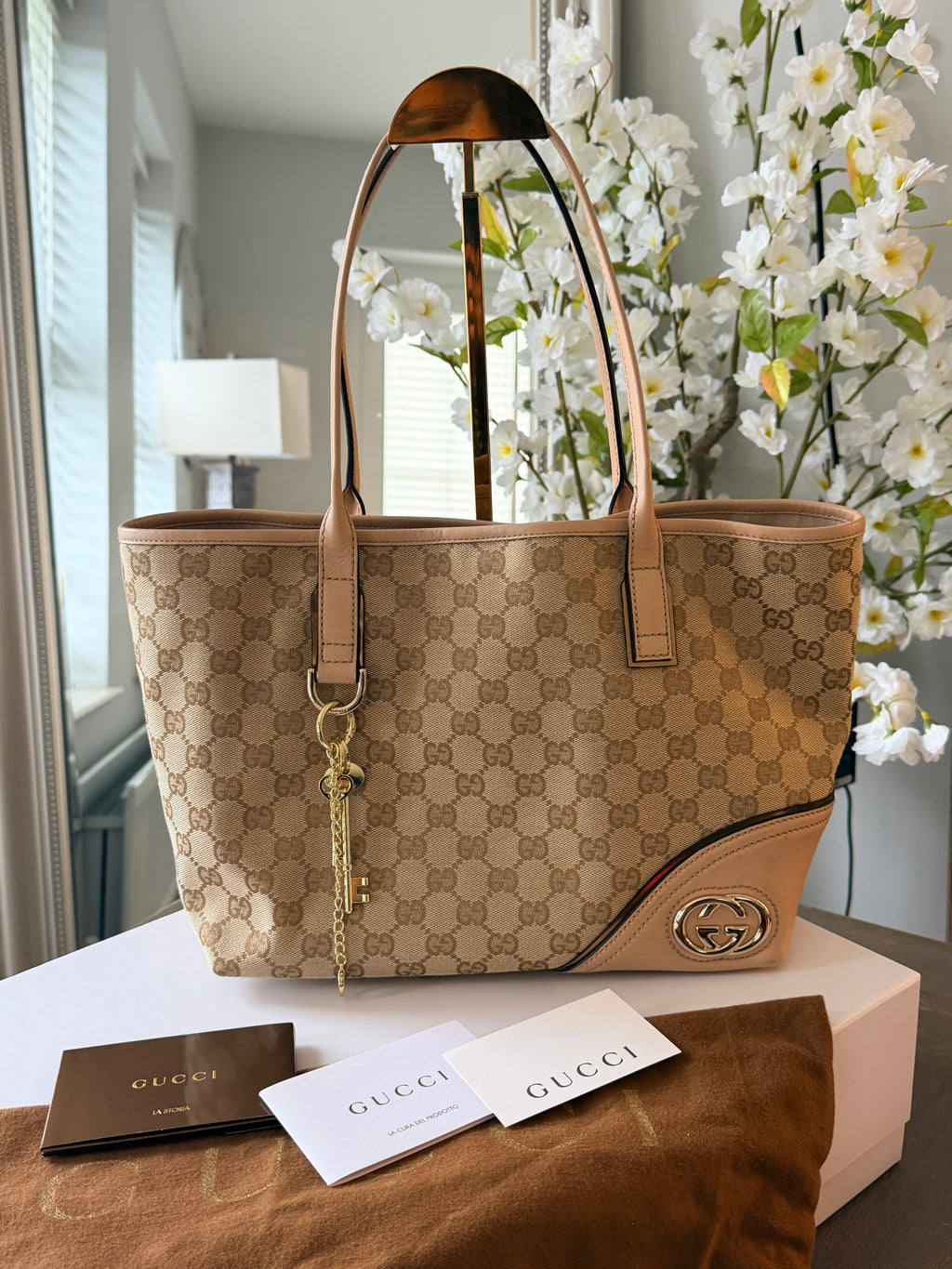 GUCCI Britt GG Canvas Tote Beige with Nude Leather Trim