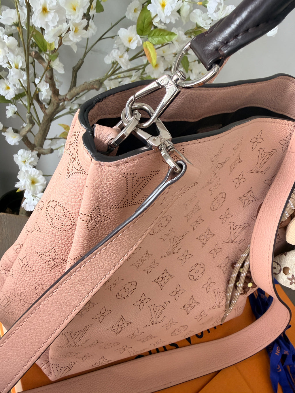 Louis Vuitton Mahina Babylon PM - Boho Tote Bag Magnolia Pink Leather Silver Hardware