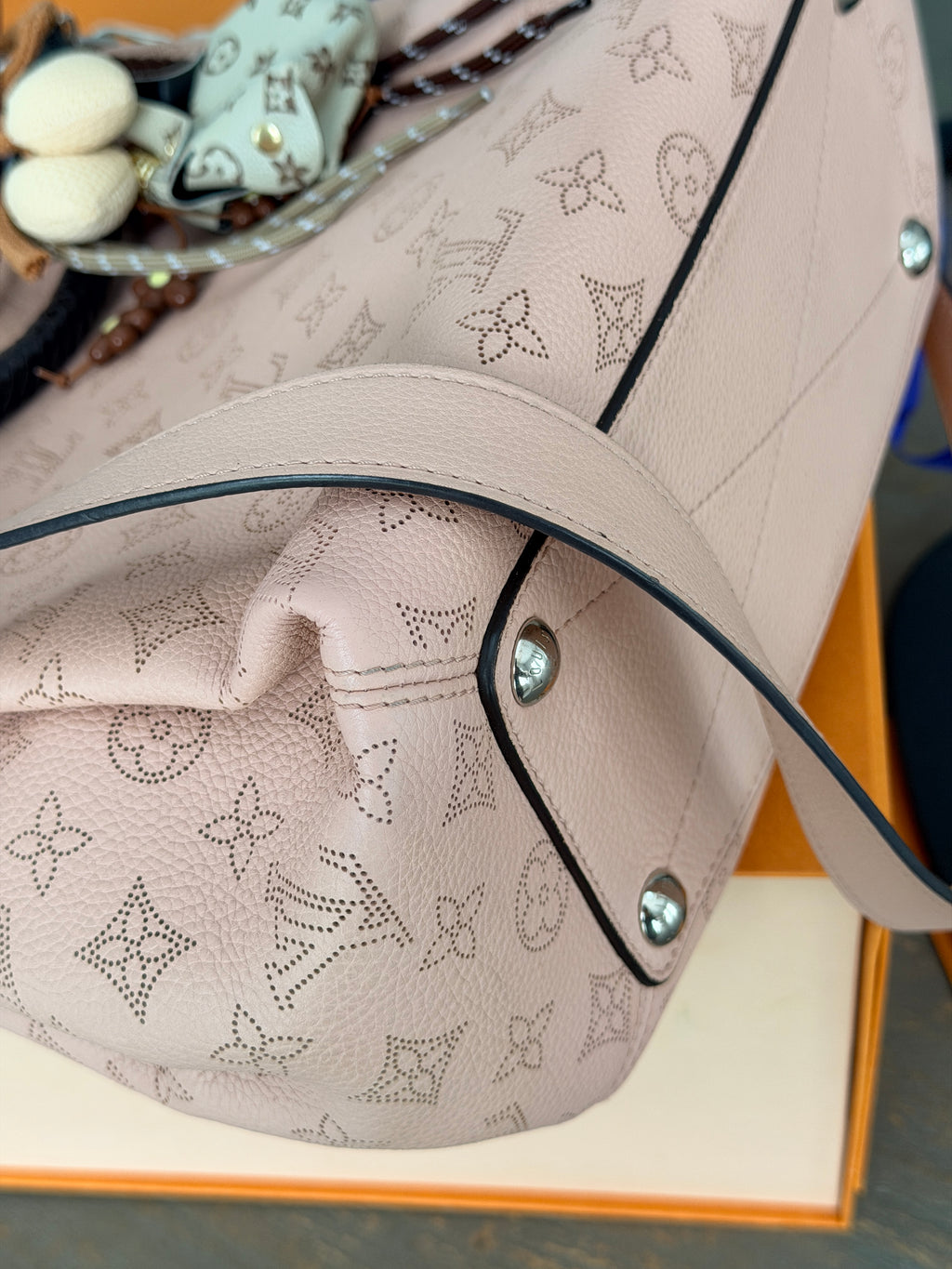 Louis Vuitton Mahina Babylon PM - Boho Tote Bag Magnolia Pink Leather Silver Hardware