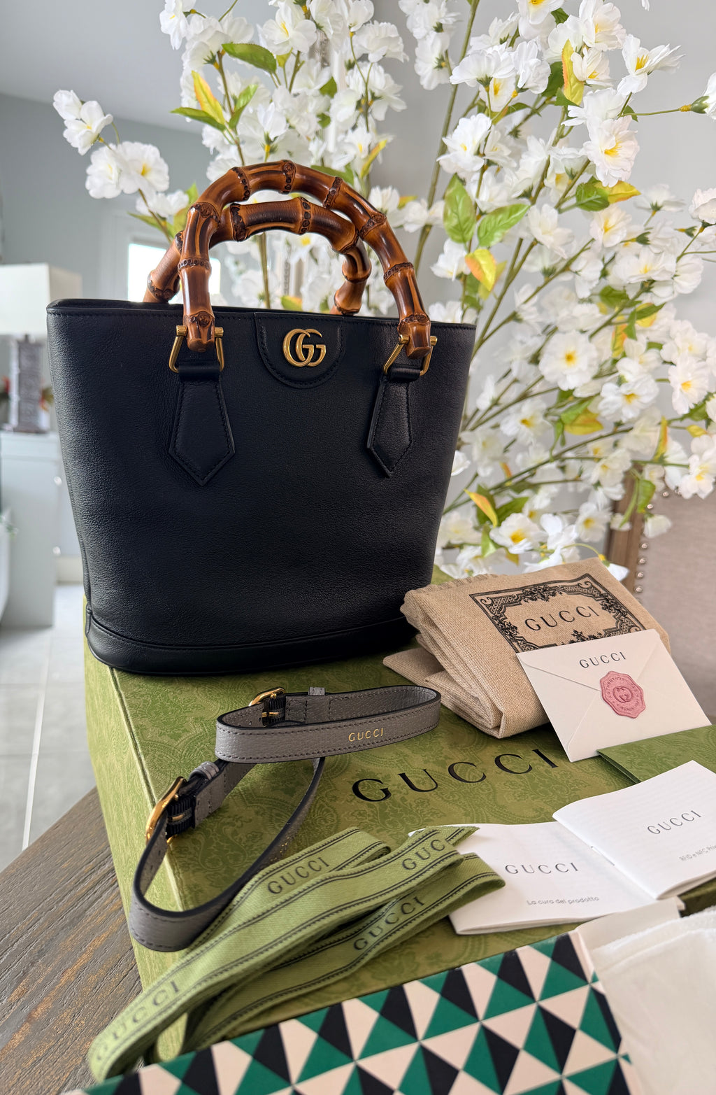 Gucci Diana Bamboo Small Shoulder bag Black Leather Gold Hardware