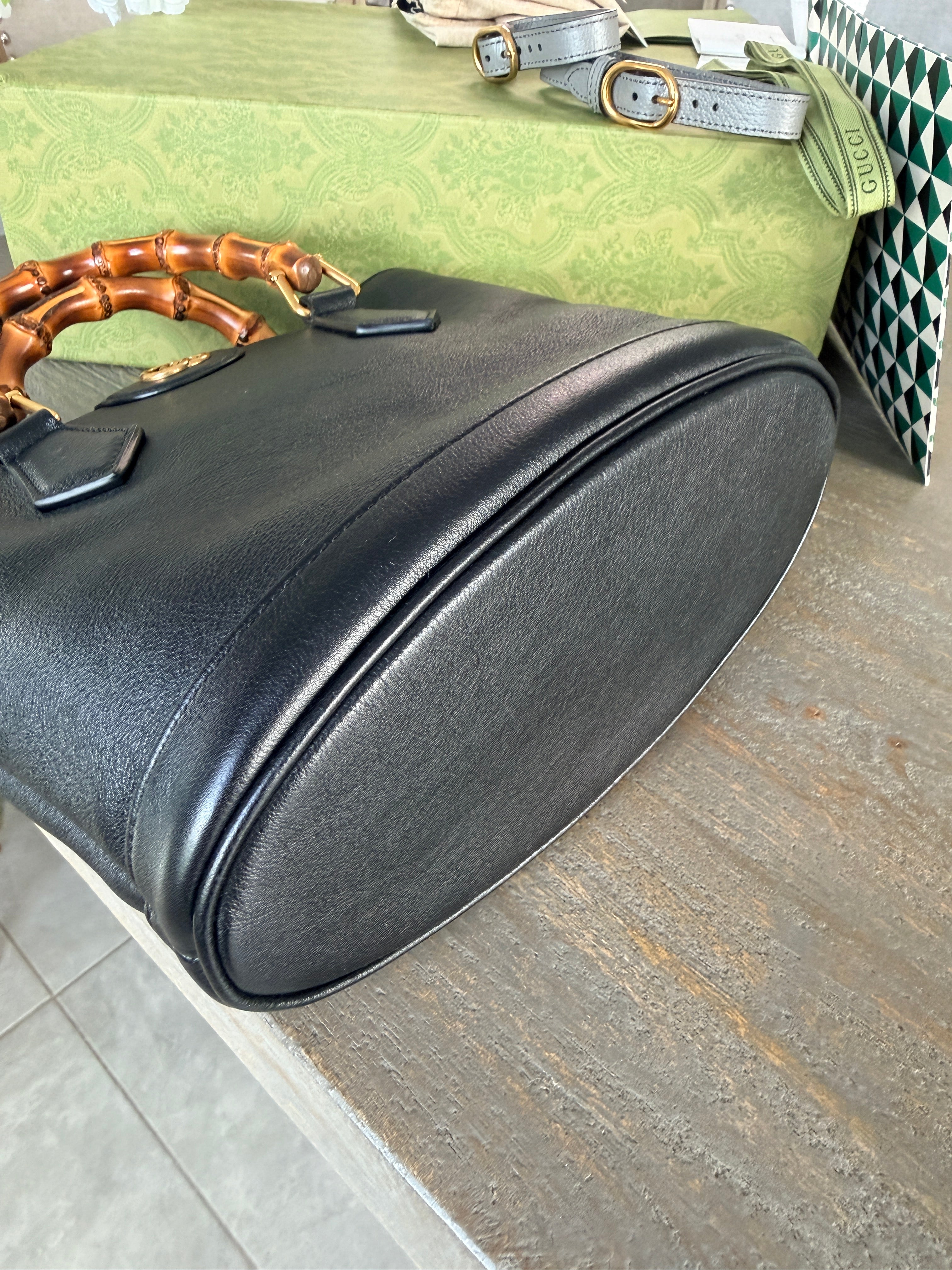 Gucci Diana Bamboo Small Shoulder bag Black Leather Gold Hardware