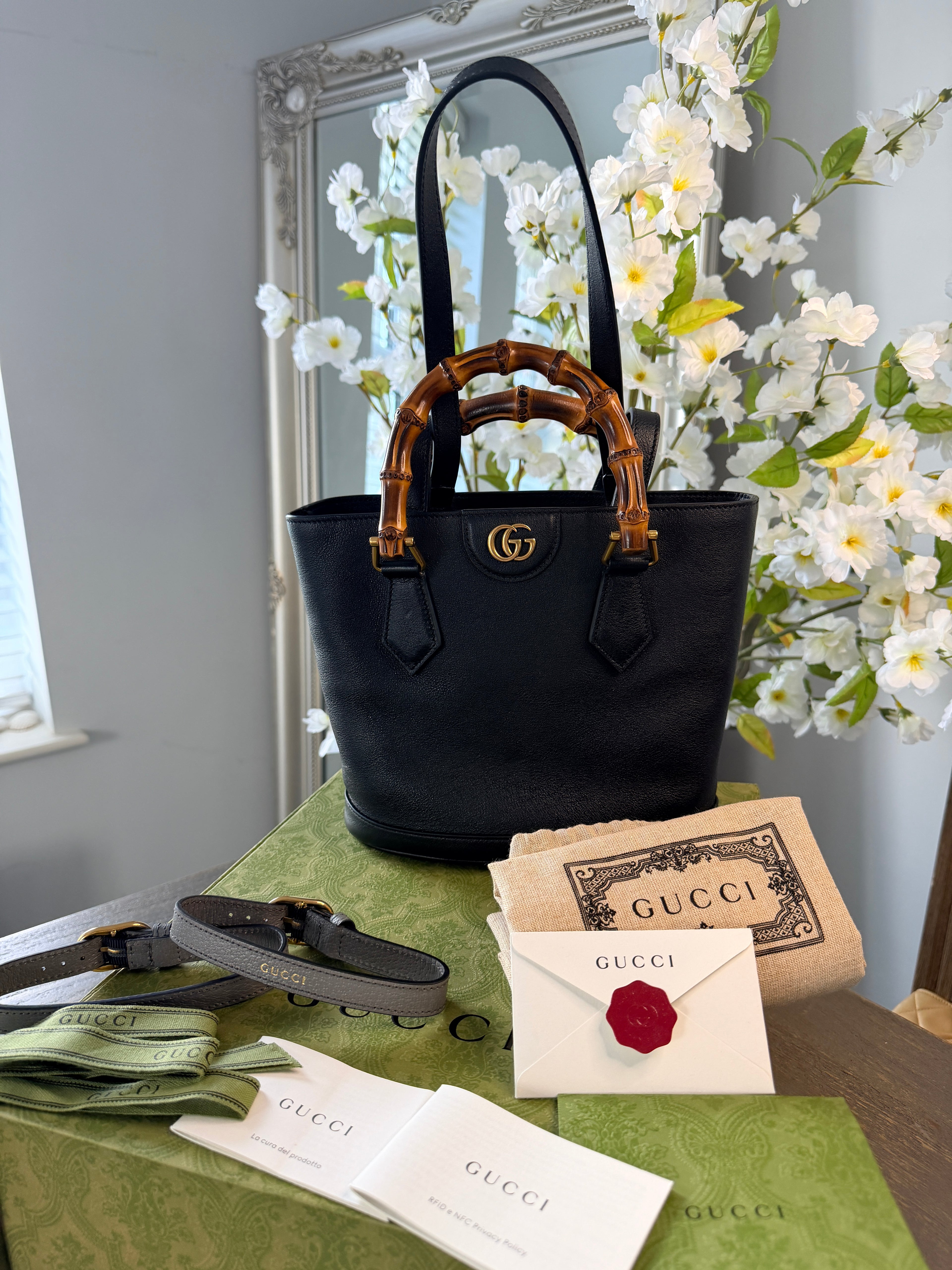 Gucci Diana Bamboo Small Shoulder bag Black Leather Gold Hardware