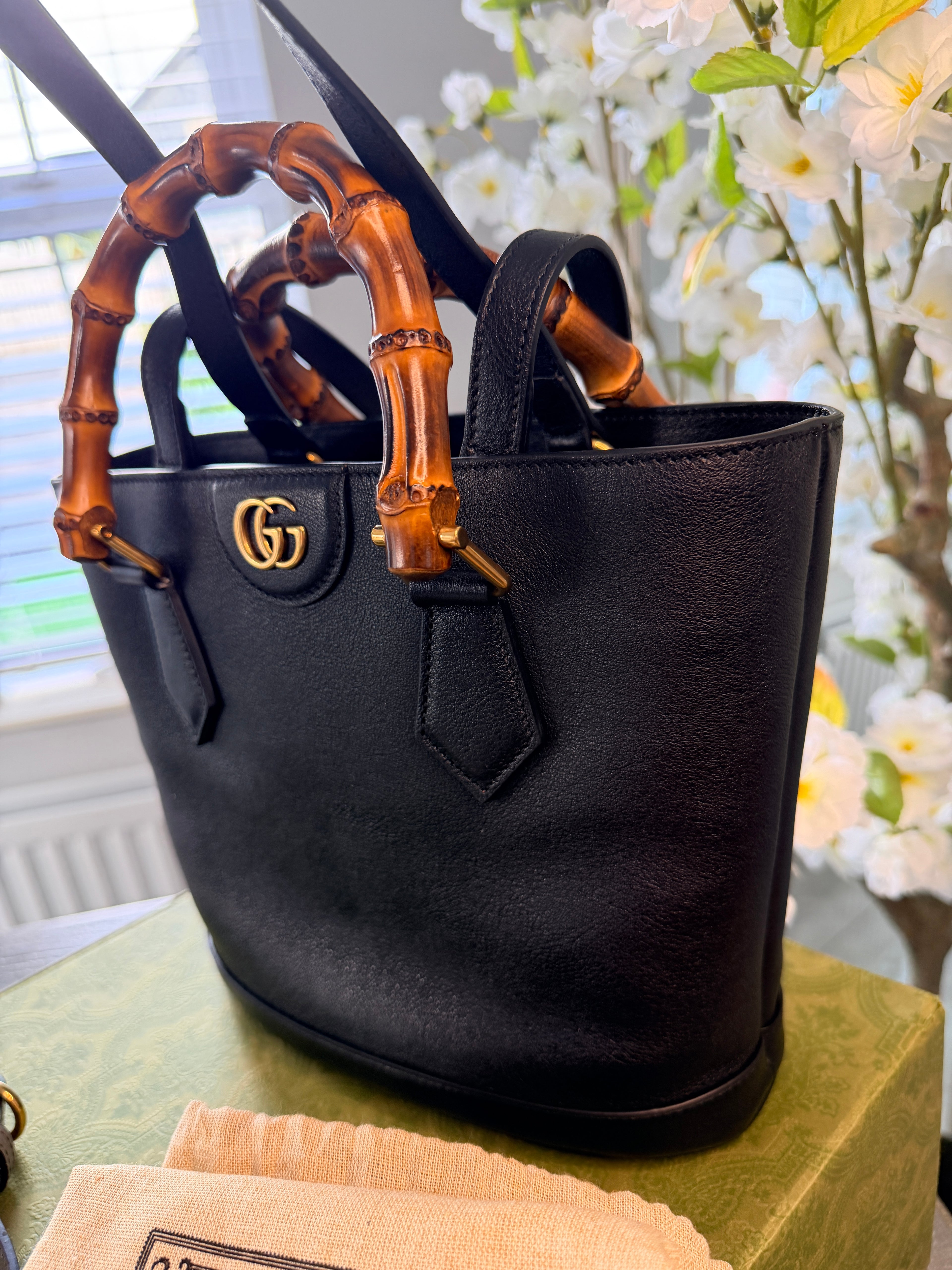 Gucci Diana Bamboo Small Shoulder bag Black Leather Gold Hardware