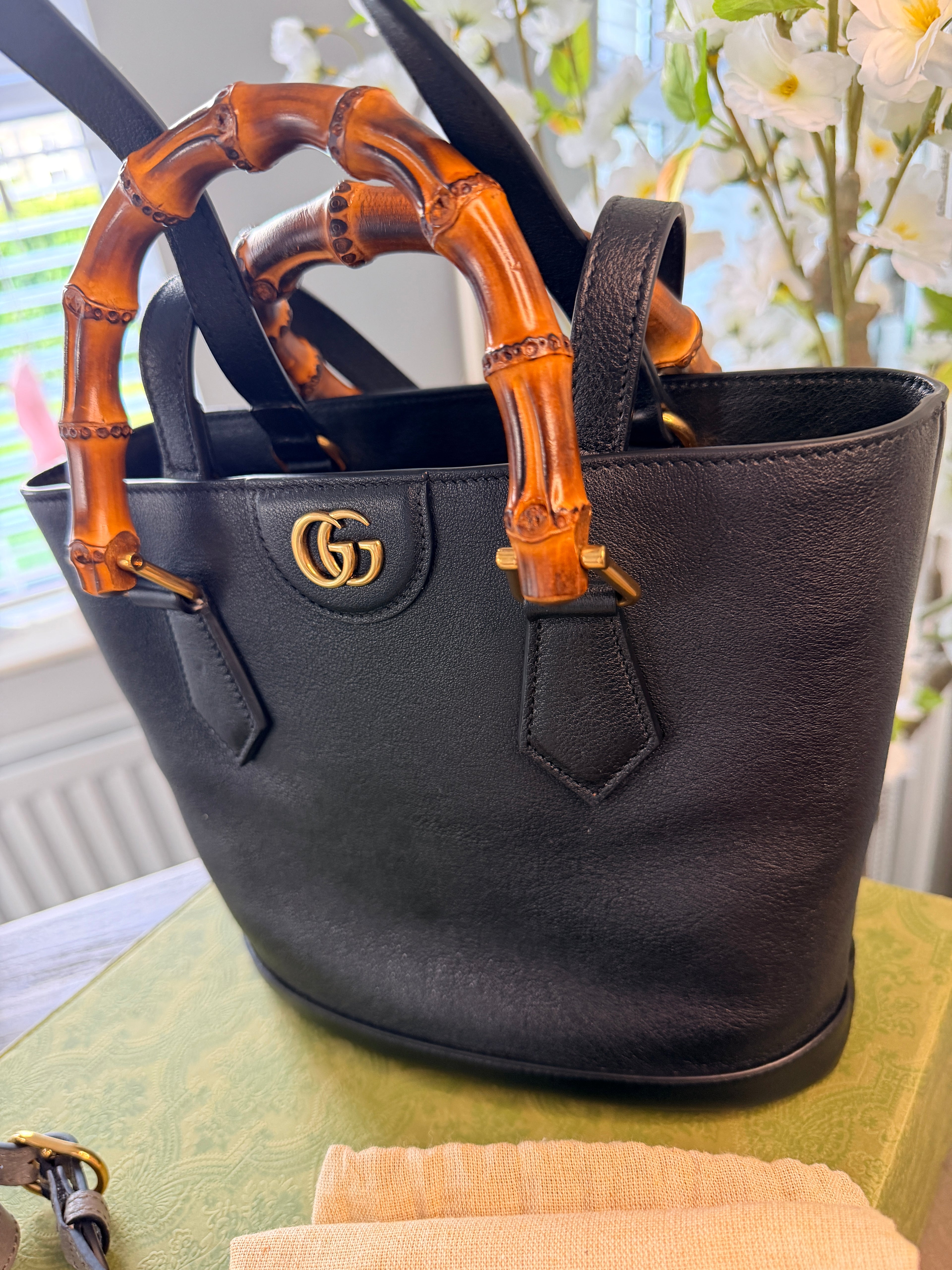 Gucci Diana Bamboo Small Shoulder bag Black Leather Gold Hardware