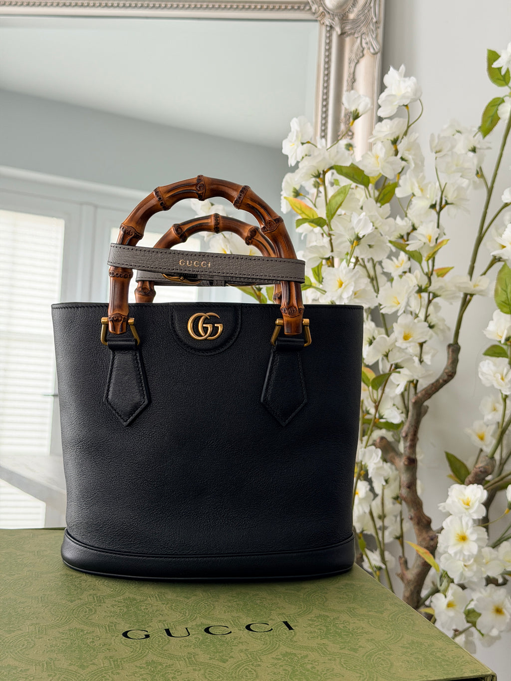 Gucci Diana Bamboo Small Shoulder Bag Black Leather Gold Hardware