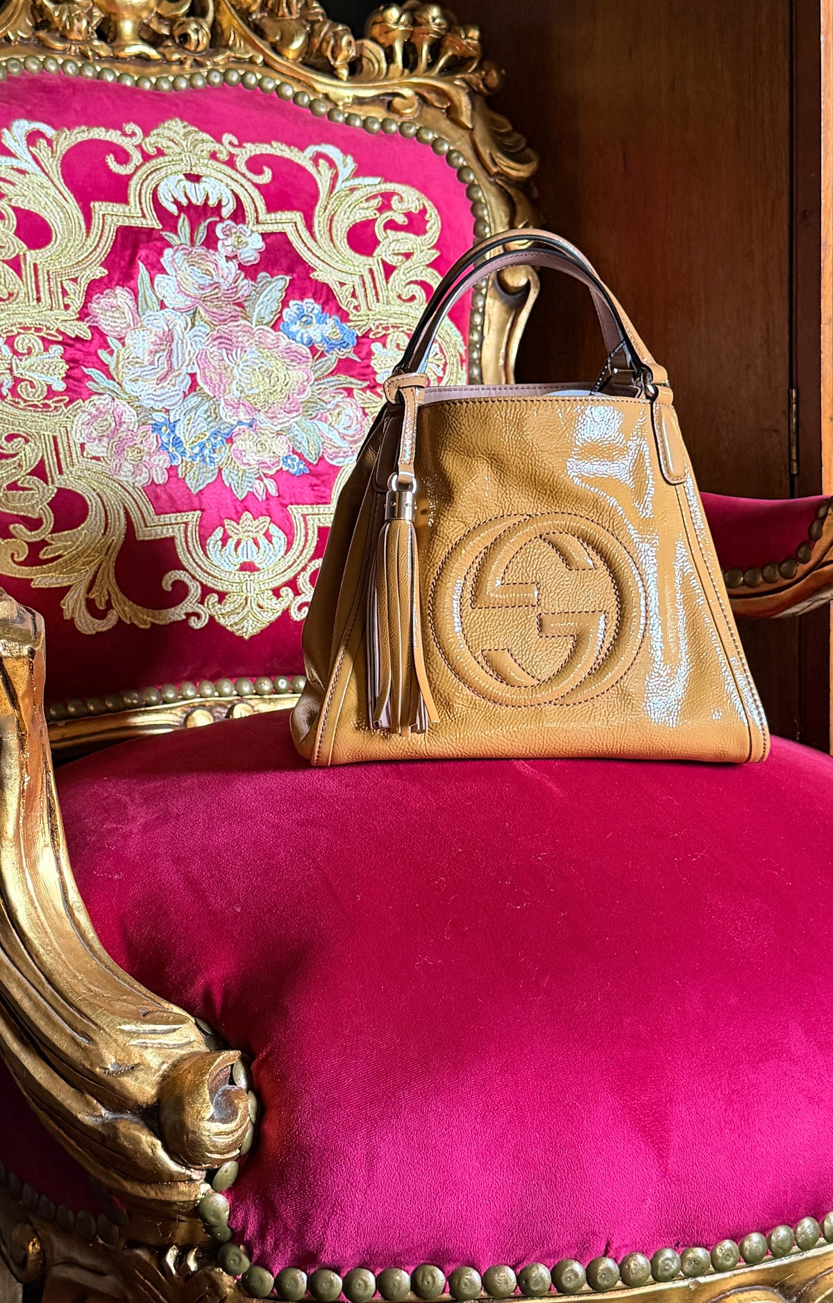 GUCCI GG Soho Tote Tan Cellarius Patent Leather Gold Hardware