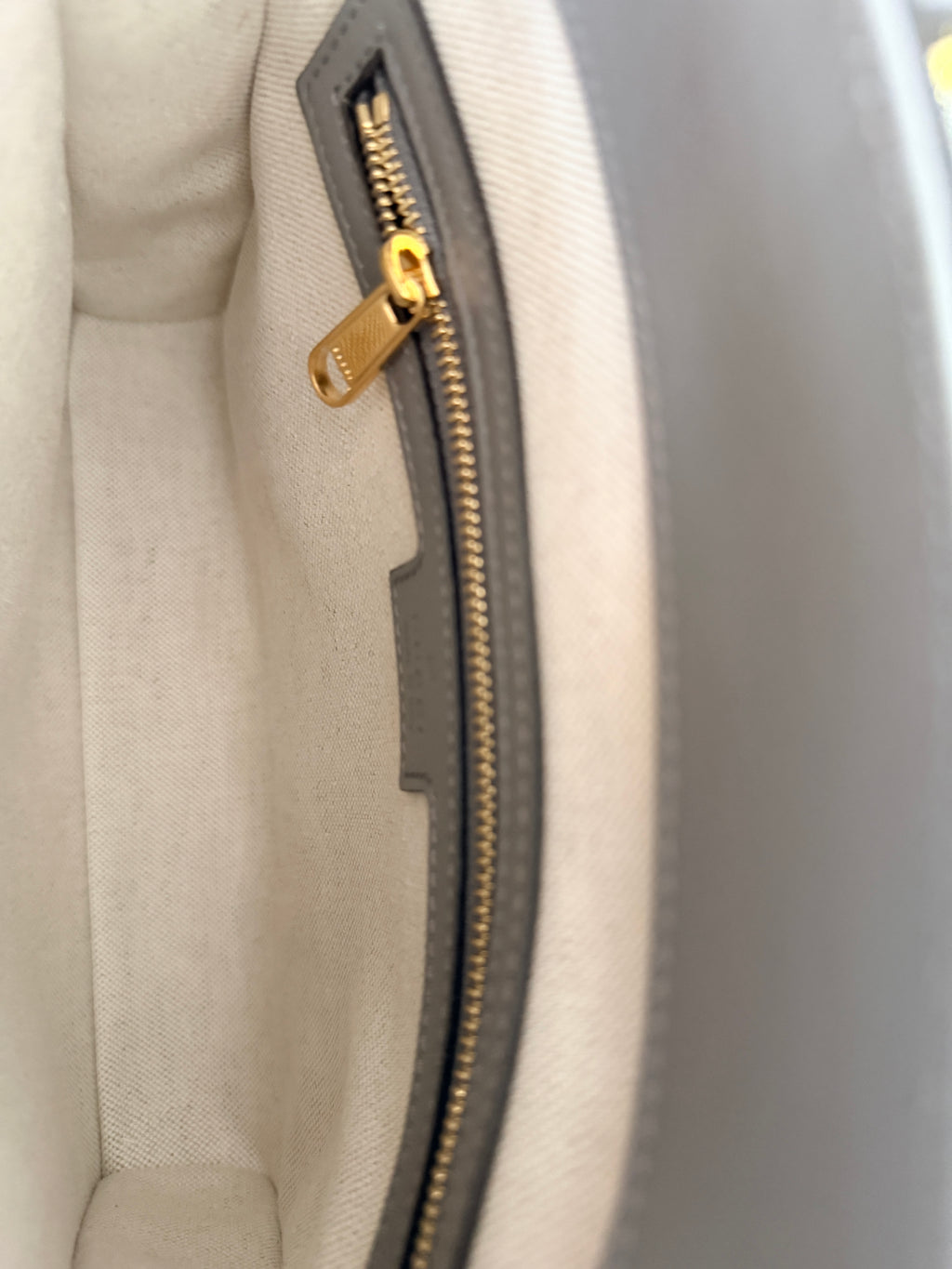 Gucci GG Matelasse Medium Grey Leather Handbag Gold Hardware