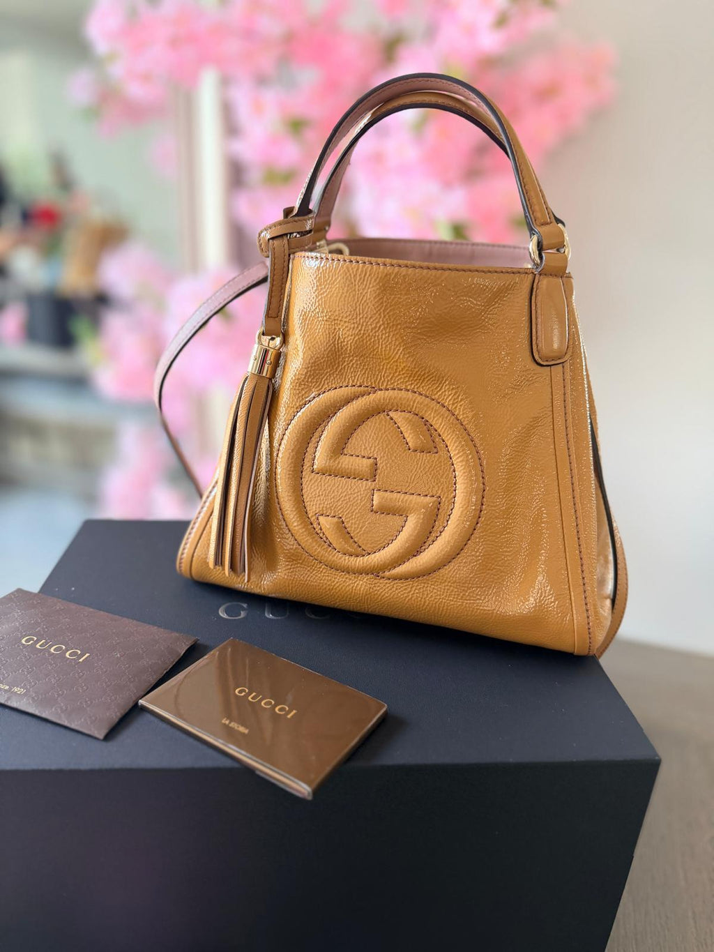 GUCCI GG Soho Tote Mustard Cellarius Patent Leather Gold Hardware
