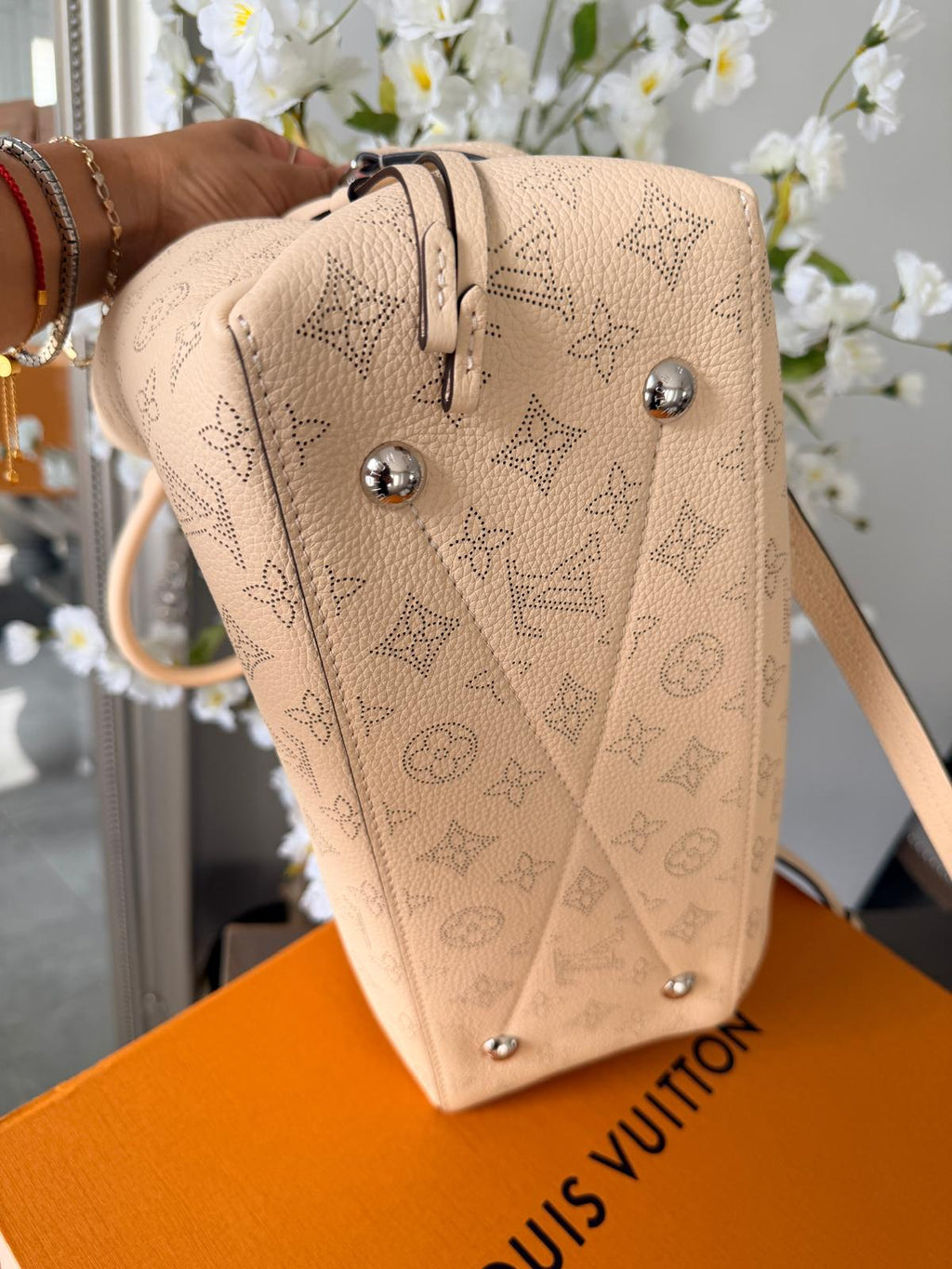 Louis Vuitton Mahina Bella Tote Bag Beige Leather Silver Hardware