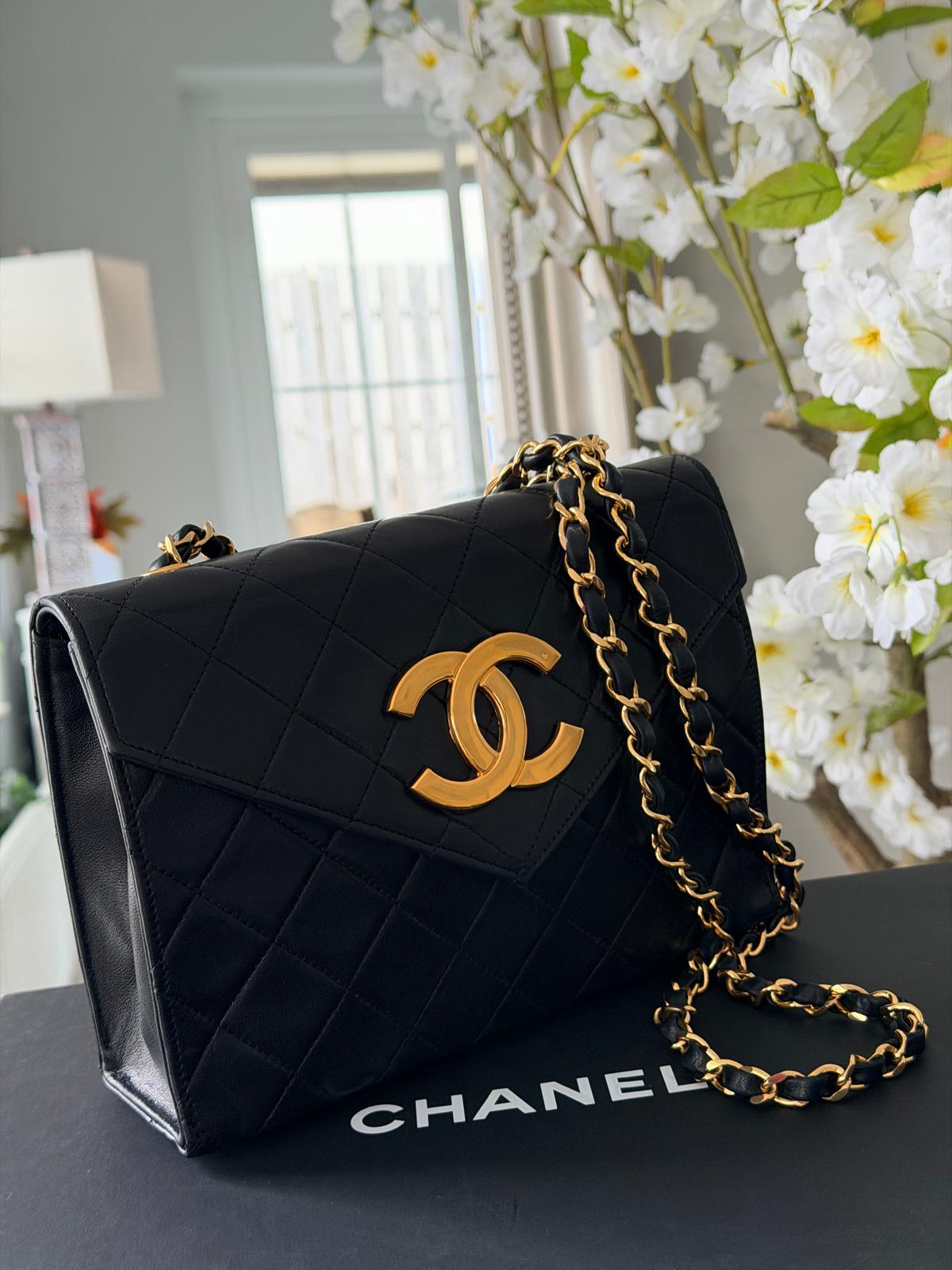 Chanel Vintage Small Shoulder Bag Black Lambskin Leather Gold Hardware
