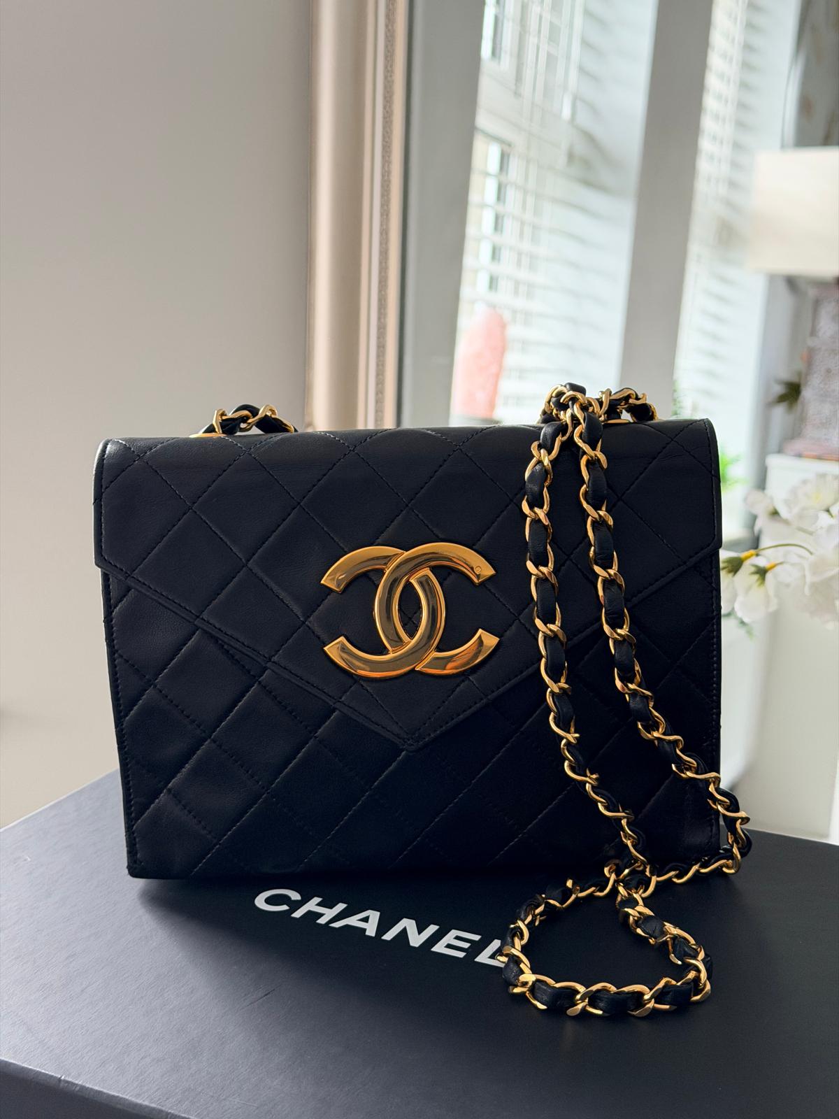 Chanel Vintage Small Shoulder Bag Black Lambskin Leather Gold Hardware