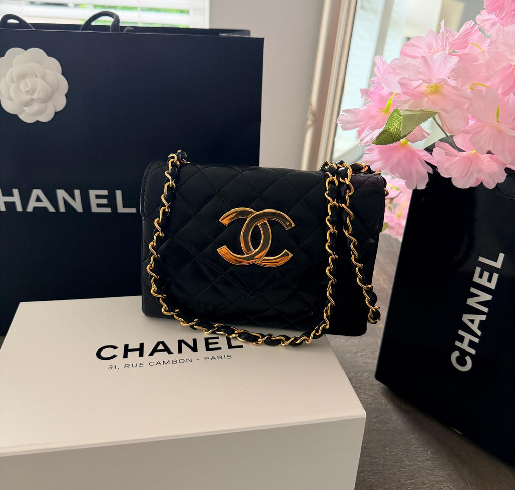 Chanel Vintage Matelasse Mini Shoulder Bag Single Flap Black Lambskin Leather 1986 - 1989